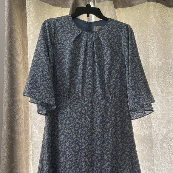 Dainty Jewells Blue Floral Midi Dress - Picture 2 of 4